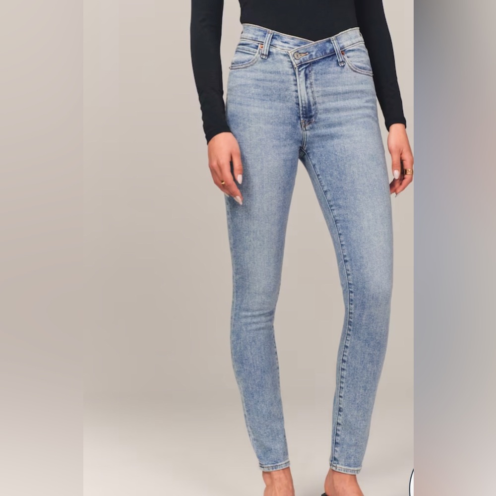 Abercombie & Fitch The Super Skinny Ankle High Rise